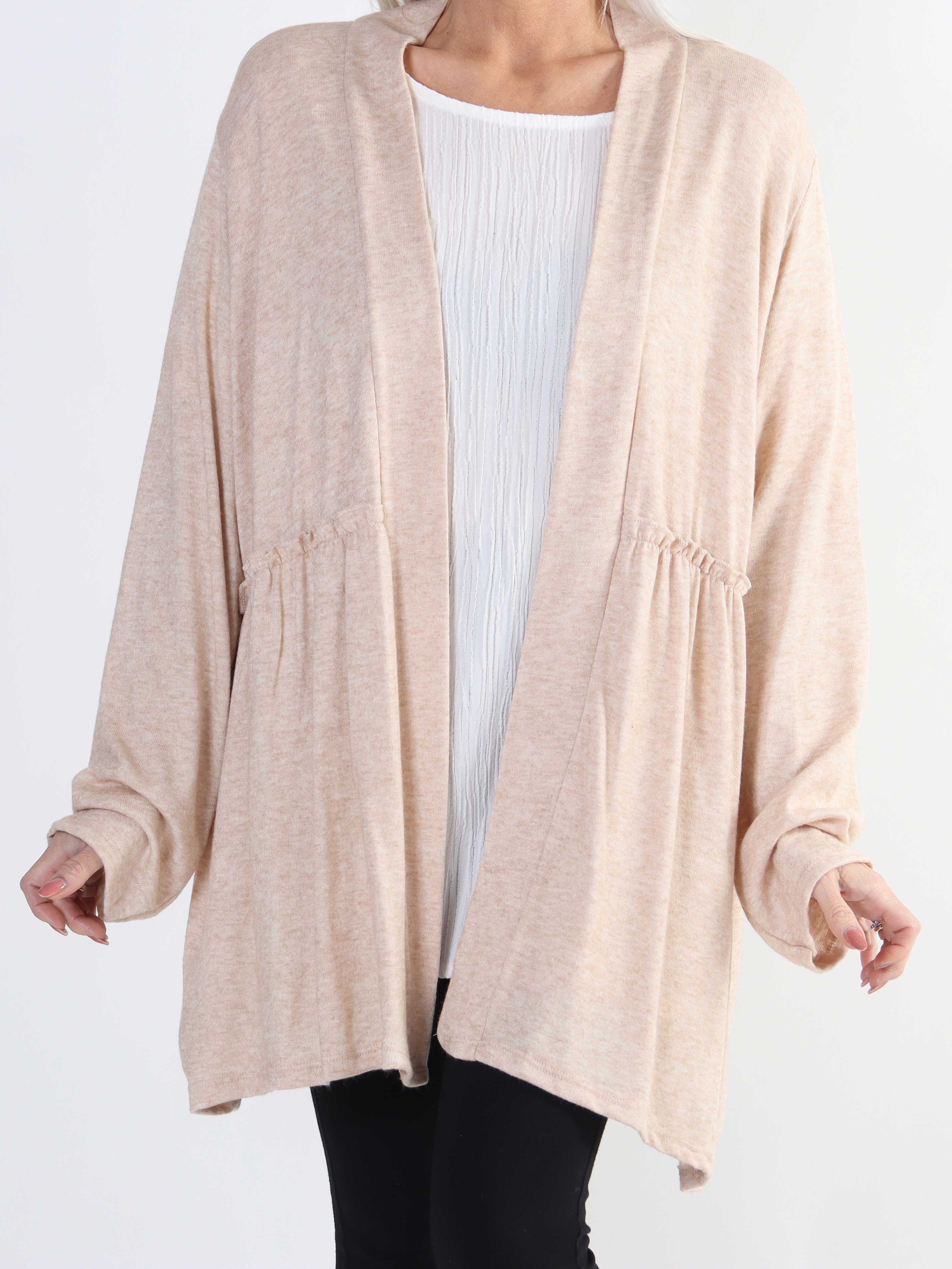 Lilja - Mjuk plus size-kofta med liten volangkant